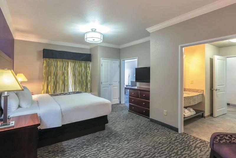 La Quinta Inn & Suites By Wyndham Loveland Estes Park Buitenkant foto